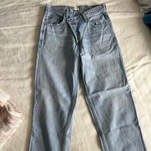 Agolde criss-cross jean!